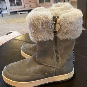 Kookaburra by UGG winter boots. Worn once. In excellent condition. Size 9 women